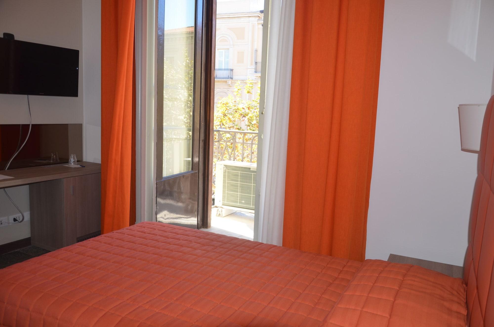 Moonlight Hotel&suites 3*
