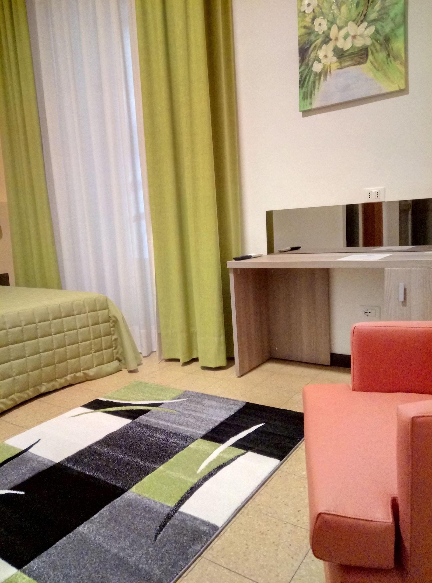 Moonlight Hotel&suites Hotel
