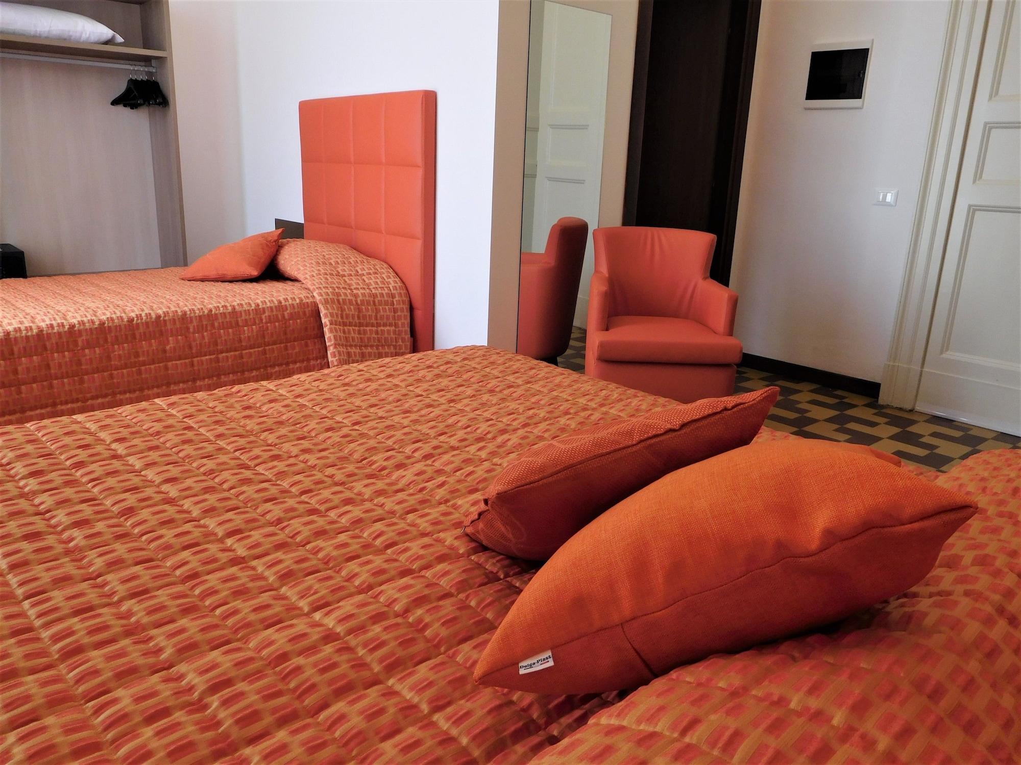 Moonlight Hotel&suites 3*