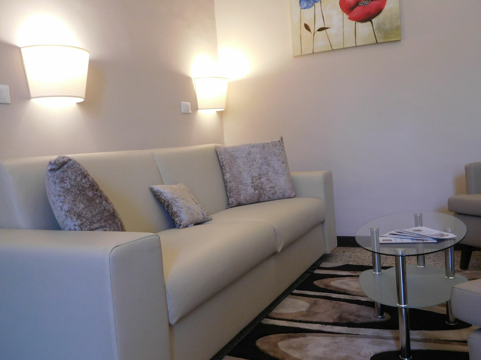 Moonlight Hotel&suites Hotel